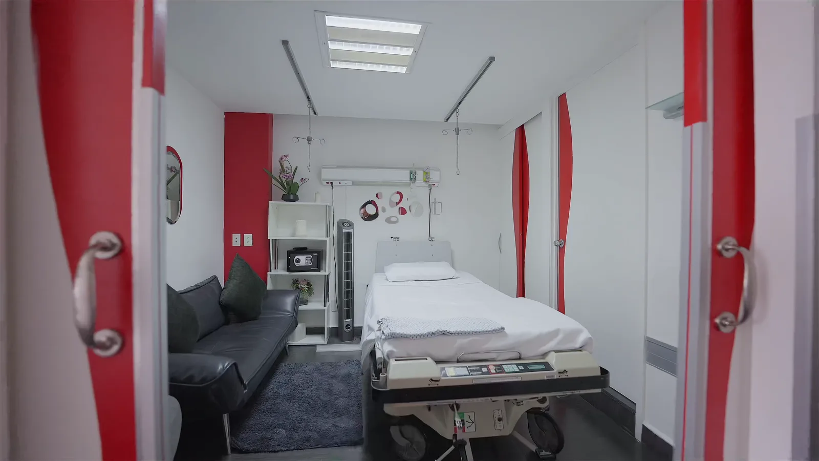 Private recovery suite at the clinic in Mexico City